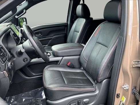 Used 2023 Nissan Titan PRO-4X w/ Pro-4x Convenience Package AWD/4WD image 9