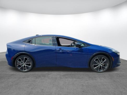 Used 2024 Toyota Prius XLE FWD image 23