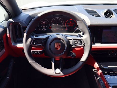 New 2026 Porsche Cayenne Coupe AWD/4WD image 15