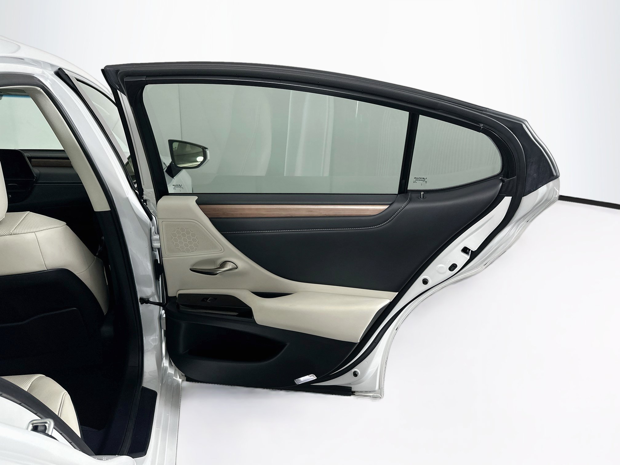 Used 2024 Lexus ES 350 w/ Premium Package FWD image 31