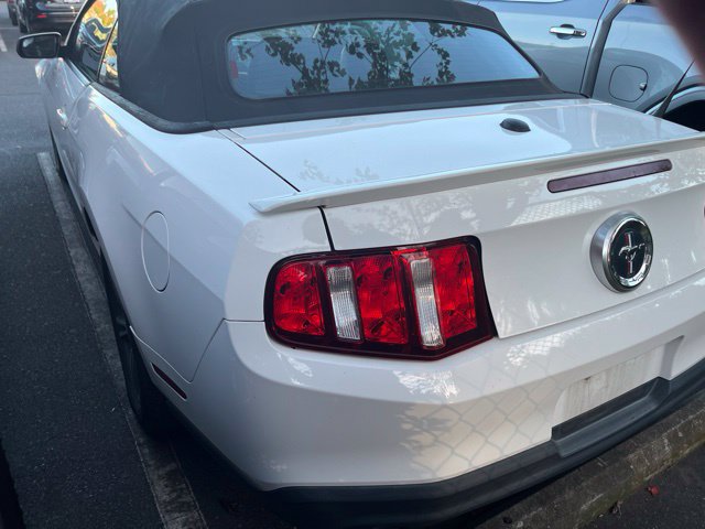 Used 2012 Ford Mustang Premium RWD image 4