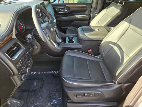Used 2021 Chevrolet Tahoe Premier w/ Premium Package AWD/4WD image 10