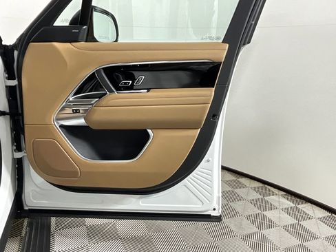 Certified 2023 Land Rover Range Rover SE image 21