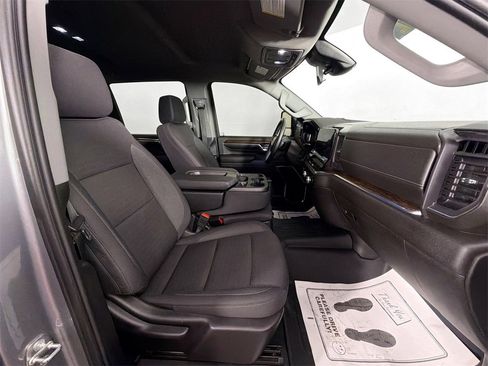 Used 2024 GMC Sierra 2500 SLE image 25