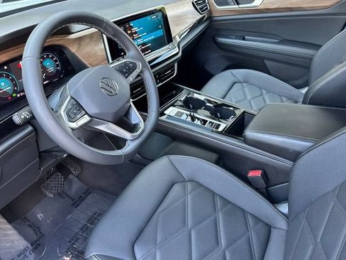 Used 2024 Volkswagen Atlas SE AWD/4WD image 10