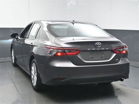 Used 2024 Toyota Camry LE image 6