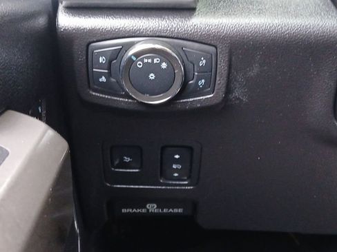 Used 2021 Ford F450 Platinum w/ FX4 Off-Road Package AWD/4WD image 12