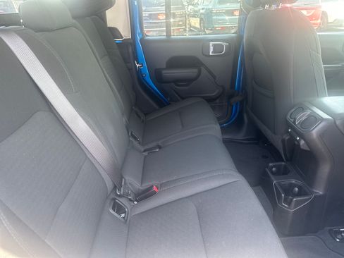 Used 2022 Jeep Gladiator Sport AWD/4WD image 27