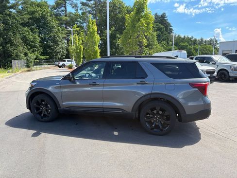 Used 2024 Ford Explorer ST-Line w/ Class IV Trailer Tow Package AWD/4WD image 8