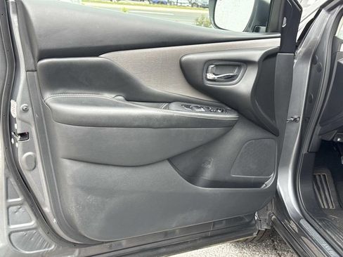 Used 2023 Nissan Murano SV image 17