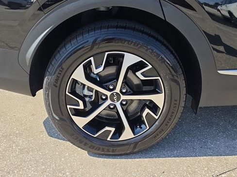 Used 2025 Kia Sportage EX AWD/4WD image 5