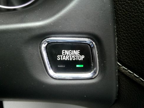 Used 2017 GMC Acadia SLT image 25