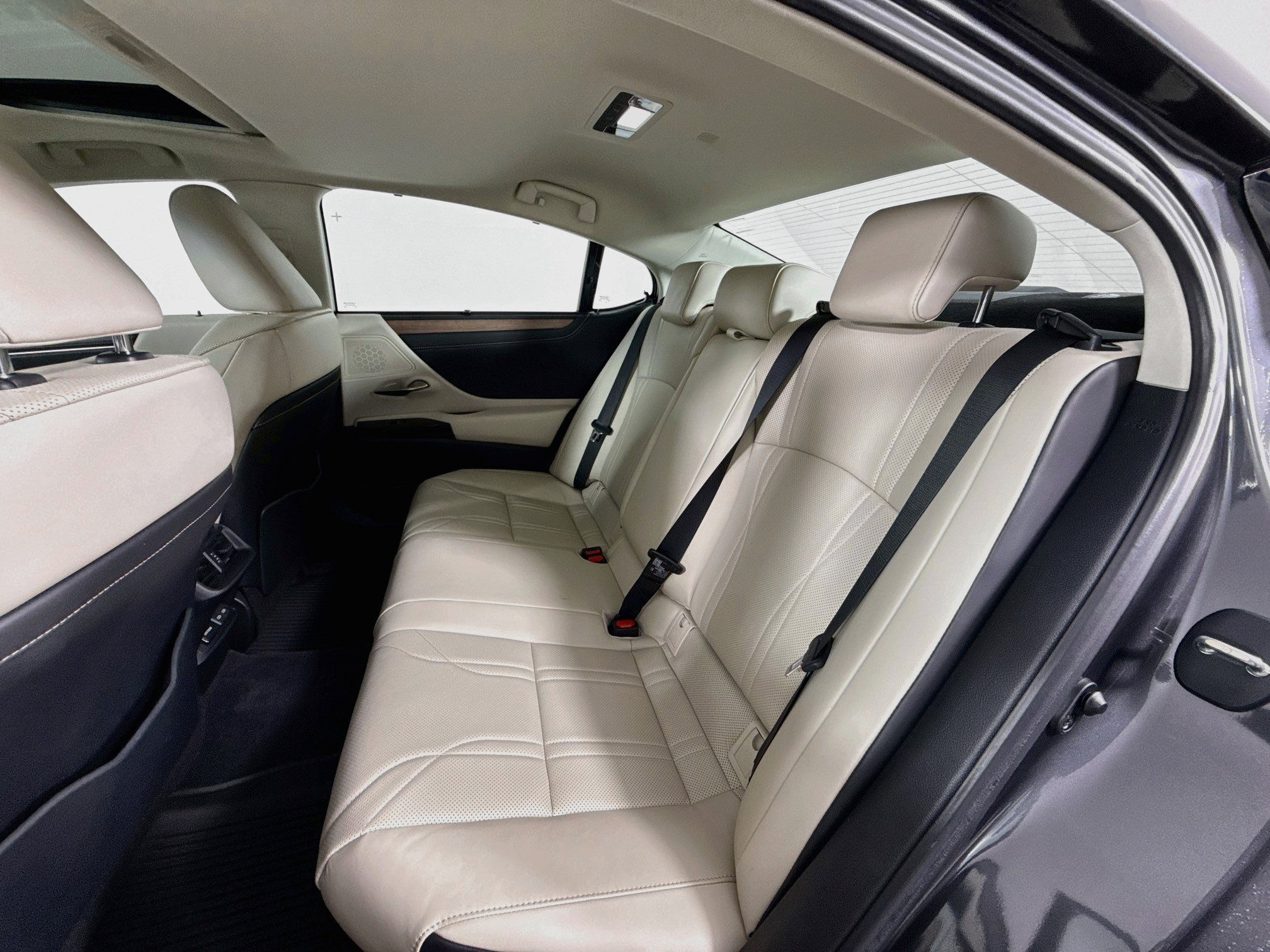 Used 2023 Lexus ES 300h Ultra Luxury FWD image 22
