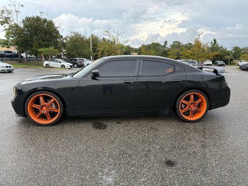 Used 2010 Dodge Charger RWD image 4
