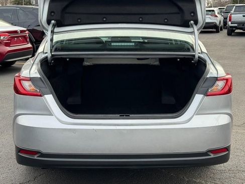 Used 2025 Toyota Camry LE image 9