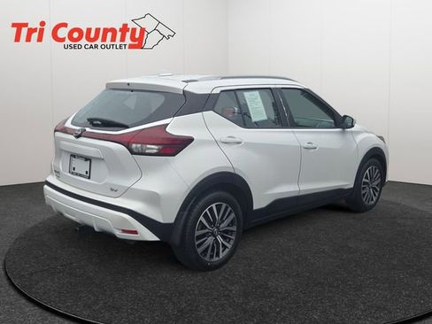 Used 2022 Nissan Kicks SV FWD image 8