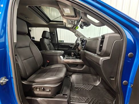 Used 2022 Chevrolet Silverado 1500 LTZ w/ Technology Package image 34