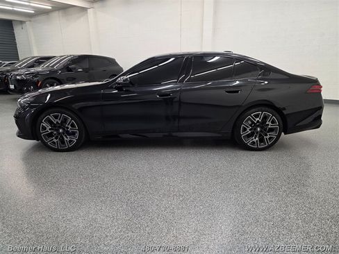 Used 2026 BMW 530i w/ M Sport Package RWD image 5