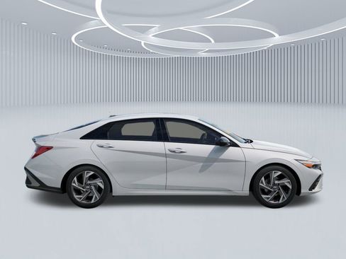 New 2026 Hyundai Elantra SEL Sport Premium FWD image 7