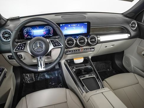 New 2026 Mercedes-Benz GLB 250 250 image 17