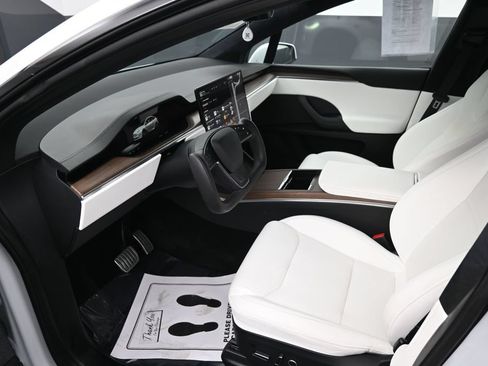 Used 2023 Tesla Model X AWD/4WD image 21