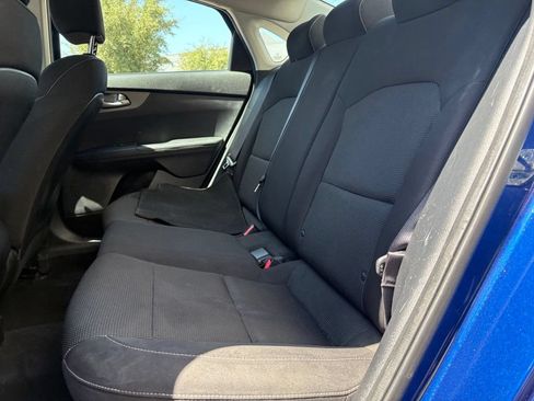 Used 2019 Kia Forte LXS FWD image 9