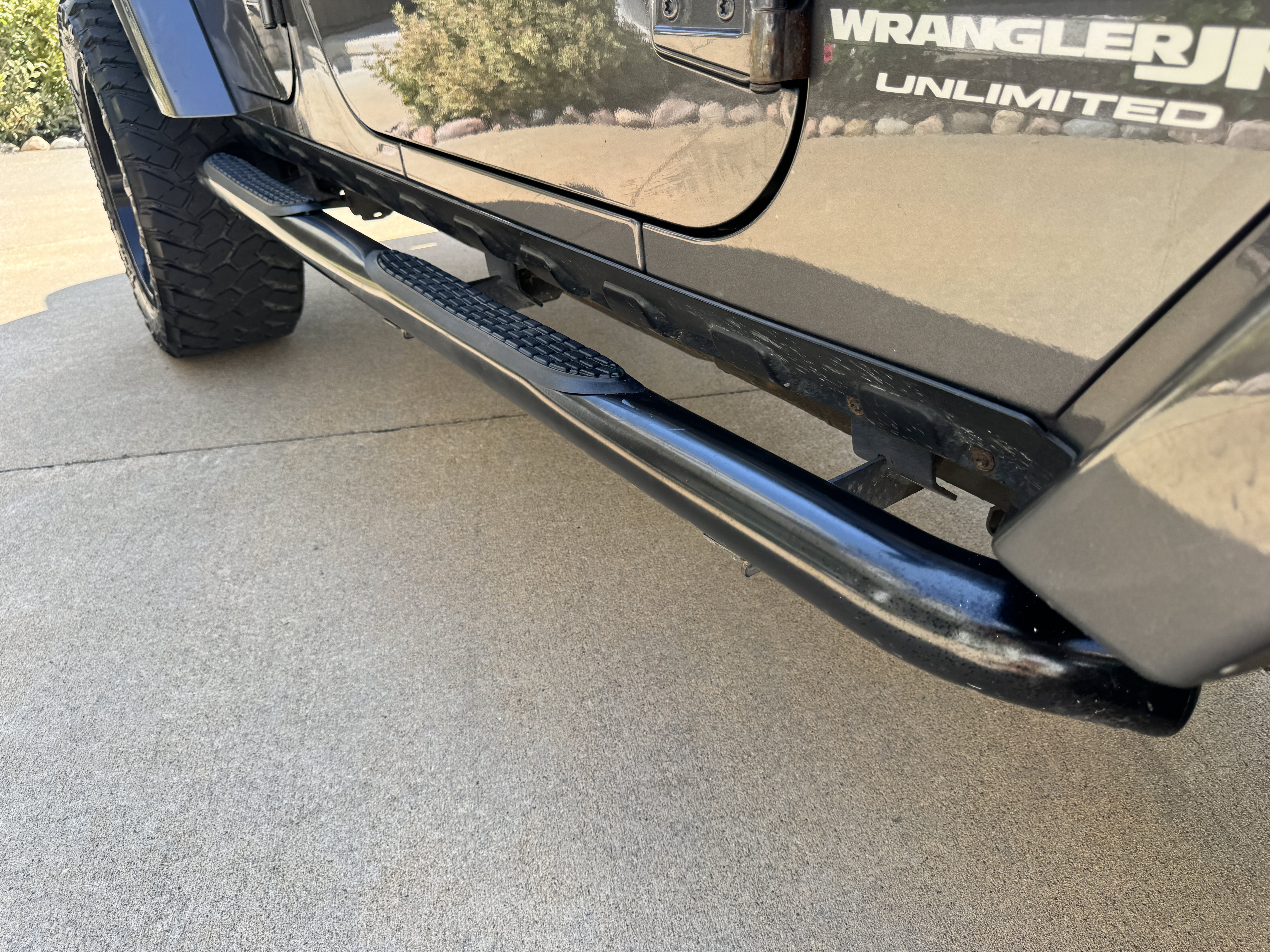 Used 2018 Jeep Wrangler Unlimited Sahara w/ Connectivity Group AWD/4WD image 36