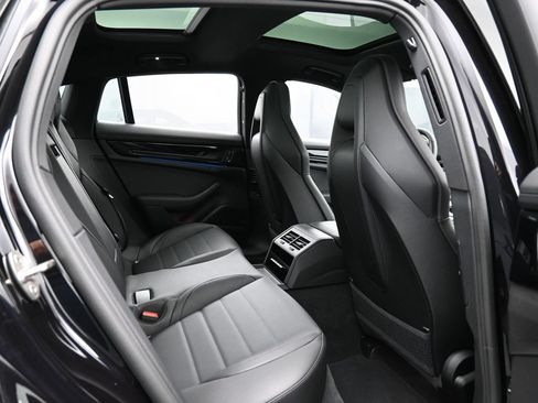 Certified 2025 Porsche Panamera 4 AWD/4WD image 27