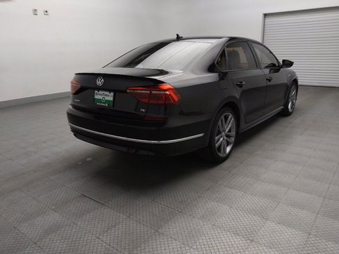 Used 2018 Volkswagen Passat 2.0T R-Line FWD image 9