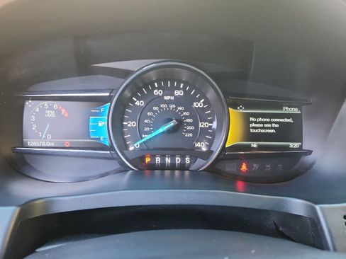 Used 2016 Ford Explorer XLT w/ Equipment Group 202A AWD/4WD image 21