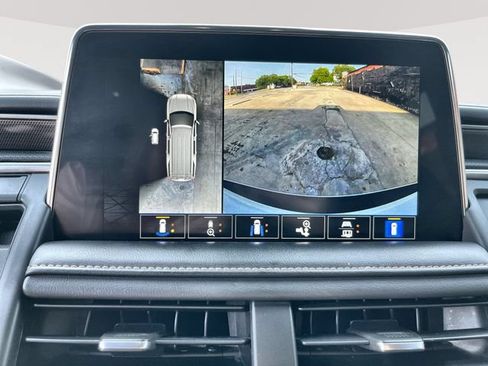 Used 2023 GMC Yukon AT4 w/ Technology Package AWD/4WD image 21