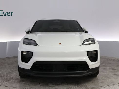 Used 2024 Porsche Macan 4 Electric AWD/4WD image 12