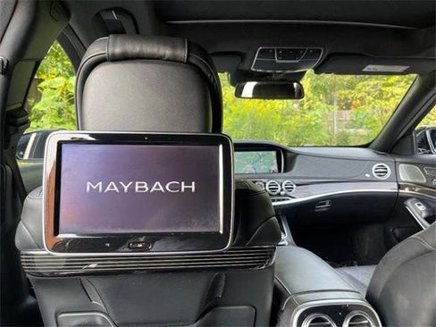 Used 2017 Mercedes-Benz Maybach S 550 4MATIC image 33