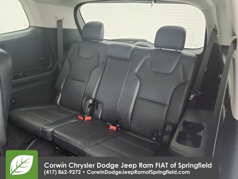 Used 2025 Kia Telluride S FWD image 31