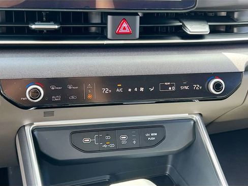 New 2026 Kia Carnival EX FWD image 16