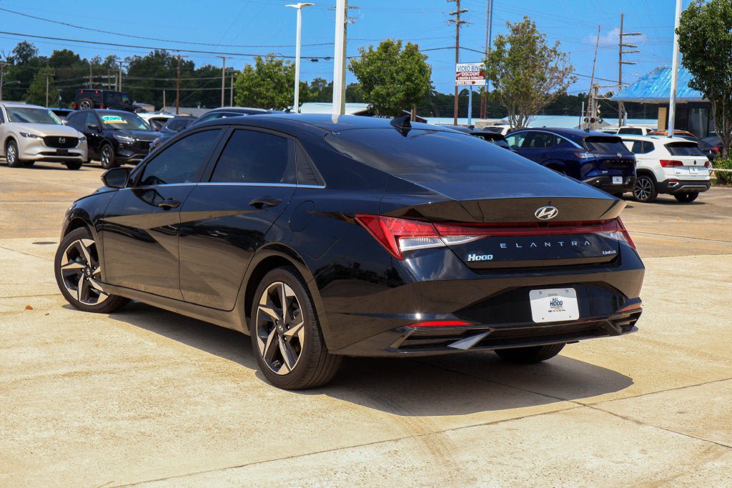 Used 2023 Hyundai Elantra Limited FWD image 2