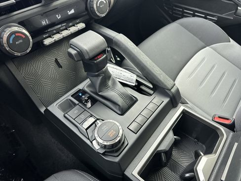 Certified 2025 Toyota Tacoma TRD Off-Road image 26