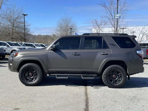 Used 2023 Toyota 4Runner TRD Off-Road image 2
