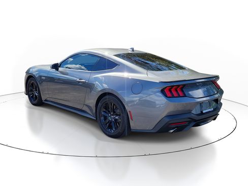 Used 2025 Ford Mustang GT RWD image 4