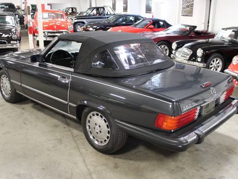 Used 1988 Mercedes-Benz 560 SL image 16