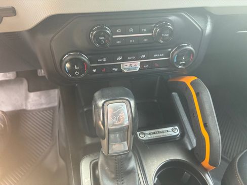Used 2022 Ford Bronco Badlands w/ Sasquatch Package AWD/4WD image 40