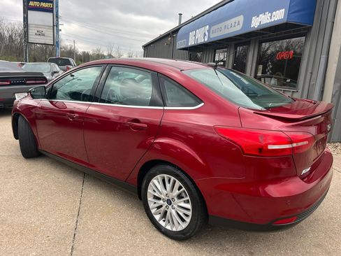 Used 2017 Ford Focus Titanium image 19