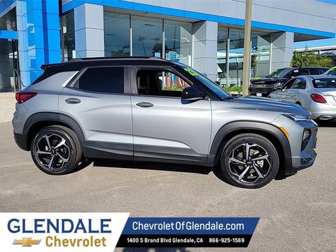Used 2023 Chevrolet TrailBlazer RS w/ Sun and Liftgate Package image 9
