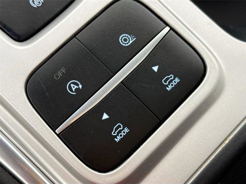 Used 2023 Ford Explorer XLT w/ Equipment Group 202A RWD image 13