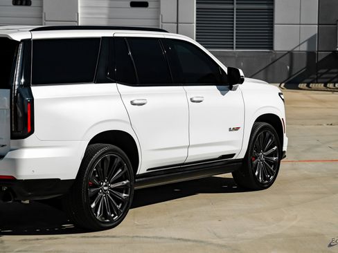 Used 2025 Cadillac Escalade V image 15