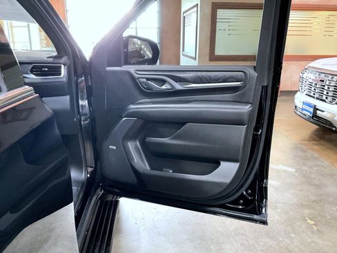 Used 2021 GMC Yukon Denali w/ Denali Ultimate Package image 16