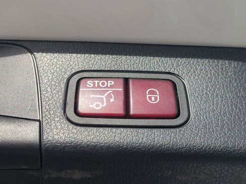 Used 2023 Mercedes-Benz GLB 250 image 15