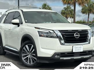 Used 2022 Nissan Pathfinder Platinum w/ Lighting Package (N93) FWD video 1