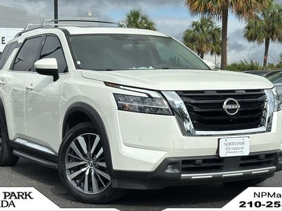 Used 2022 Nissan Pathfinder Platinum w/ Lighting Package (N93)