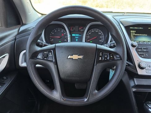 Used 2017 Chevrolet Equinox LS FWD image 5